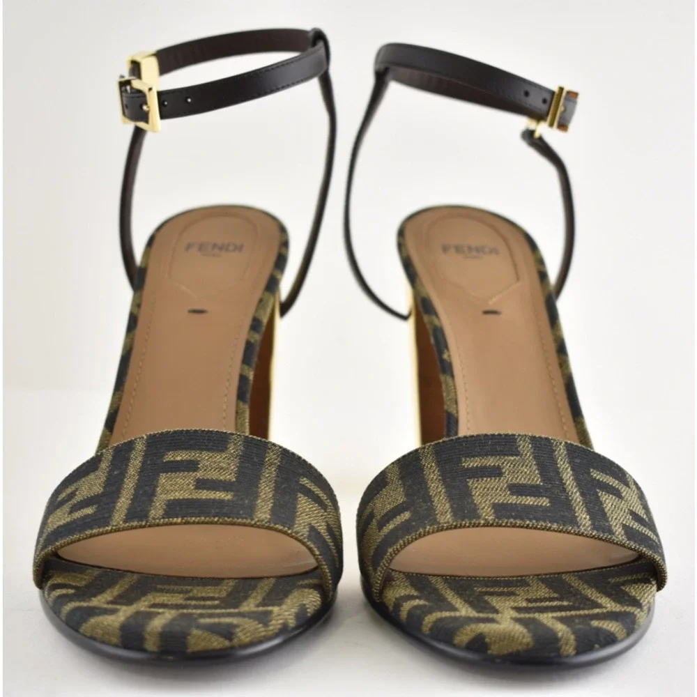Fendi delfina sandal